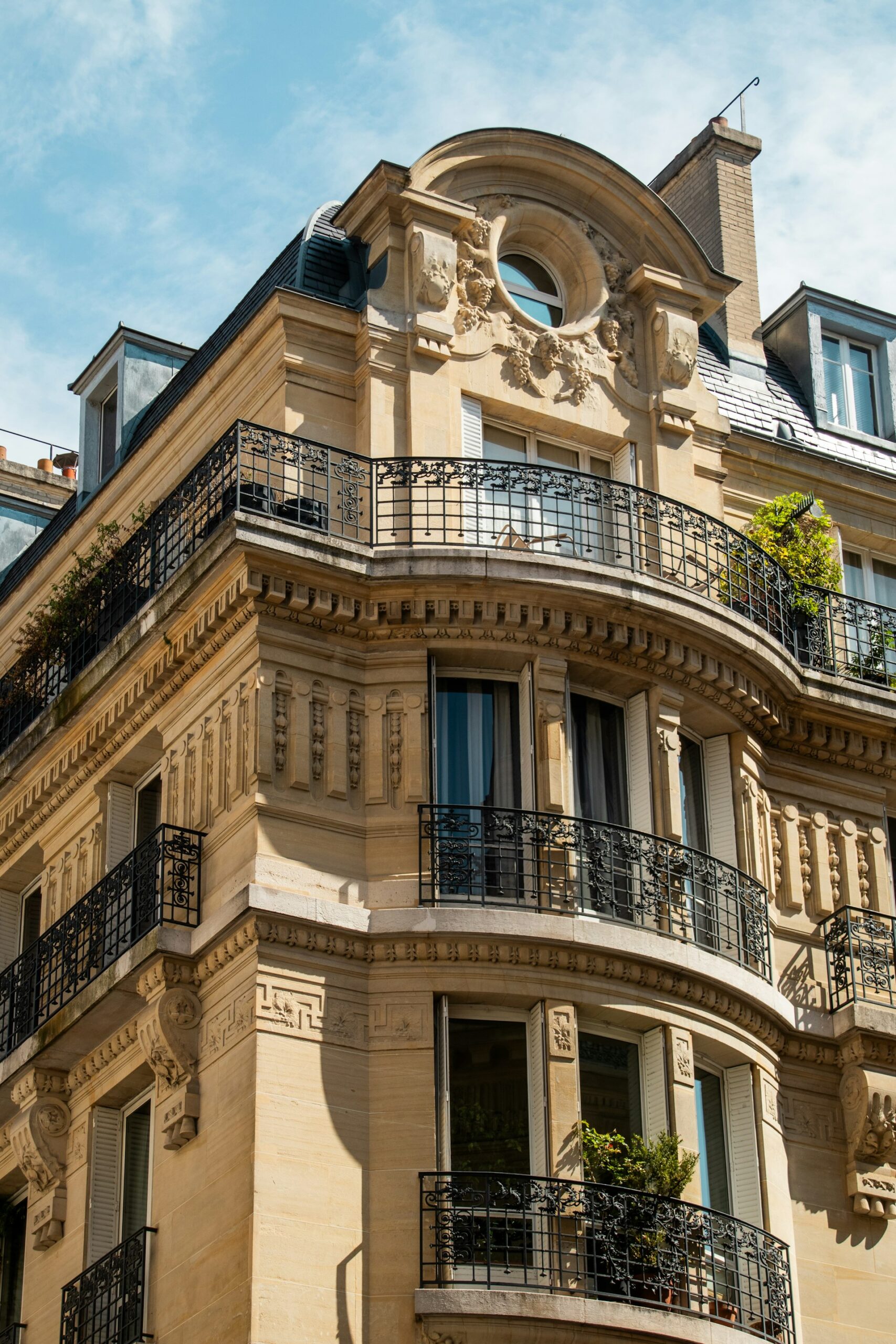 2025 Luxury Real Estate Market Insights: Trends, Buyer Behaviors, and Opportunity Pathways